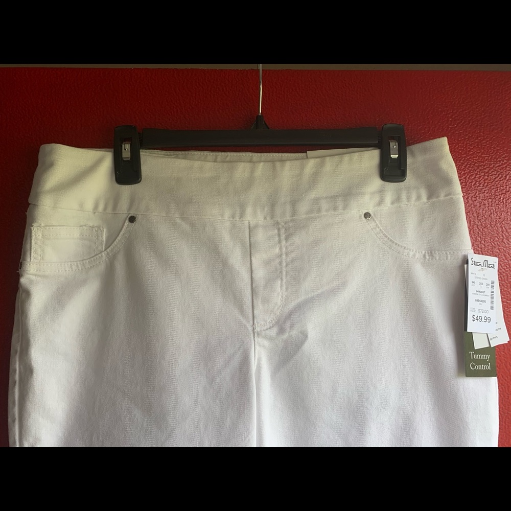 NWT White Pull On skinny pants